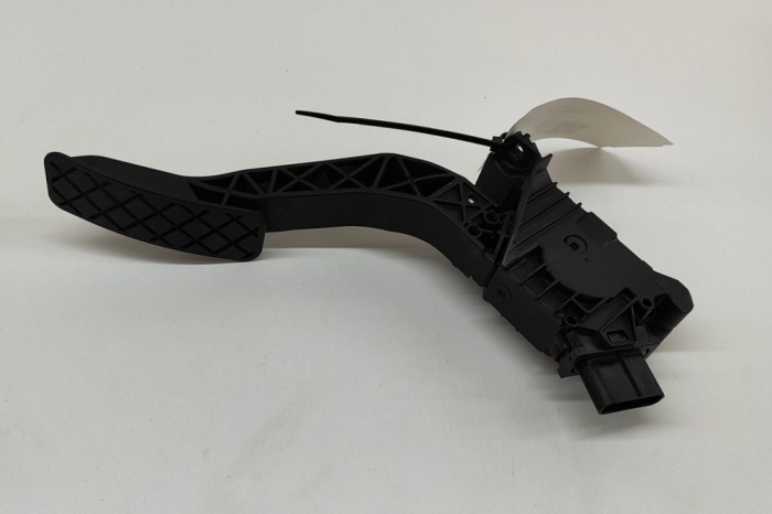 Pedala de accelerație VW T-ROC A11 2023 OEM: 5Q2723503F,6PV010621-85 21813981
