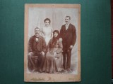 fotografie atelier fotografic AURELIA -BRAILA -Regatul Romaniei distinsa FAMILIE , anii 1910.Dimensiuni 16 cm x 11 cm