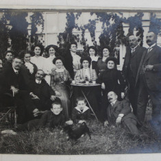 FOTOGRAFIE DE GRUP LA BANEASA , MONOCROMA, PE HARTIE CRETATA , DATATA PE VERSO 1910