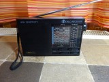 Aparat radio portabil mutibanda First