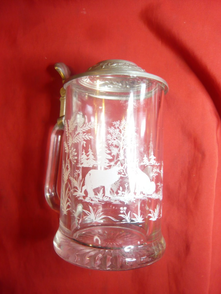 Halba de bere veche cu capac metalic ,ornamente animale ,h=15cm | Okazii.ro