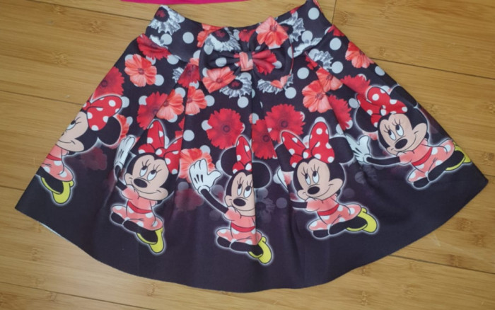 Set fata roz 2 piese bluza si fusta Disney Minnie Mouse 5/6 ani nou