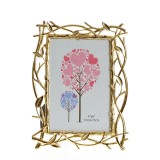 Rama foto aurie cu model de crengute 10x15 cm