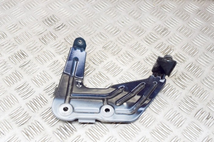 Suport aripa dreapta față BMW X4 G02, F98 2018 OEM: 7424678 14689058