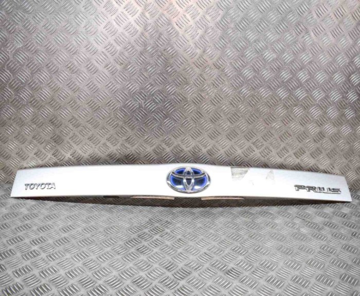 Ornament lampa număr de &icirc;nmatriculare TOYOTA PRIUS _W3_ 2011 OEM: 76811-0Q900,76801-0Q900,76801-47070,76811-47070 17885657