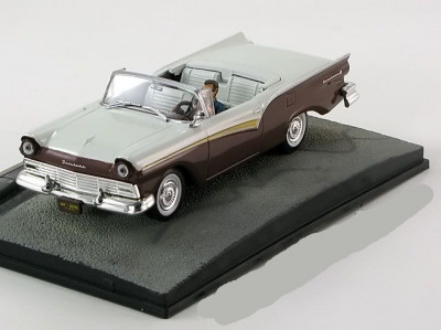 Macheta Ford Fairlane MK2 1957 diorama James Bond 007 - Altaya 1/43 foto