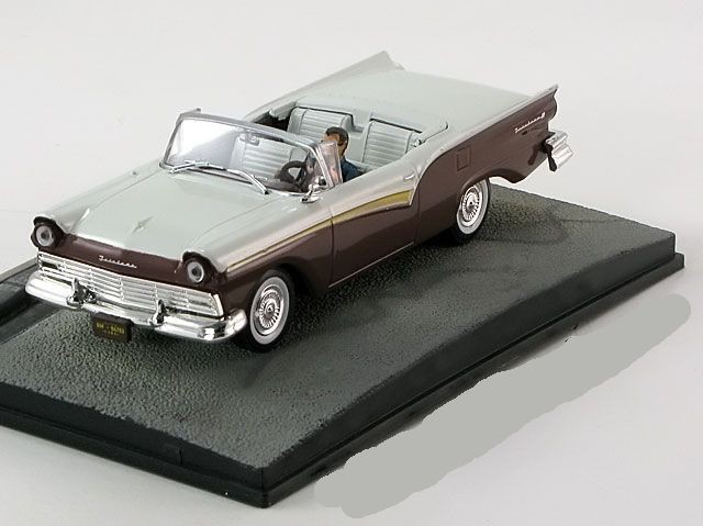 Macheta Ford Fairlane MK2 1957 diorama James Bond 007 - Altaya 1/43