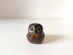Figurina ceramica miniatura Japonia, anii 50-60, vintage, bufnita, buha, 3x4cm foto