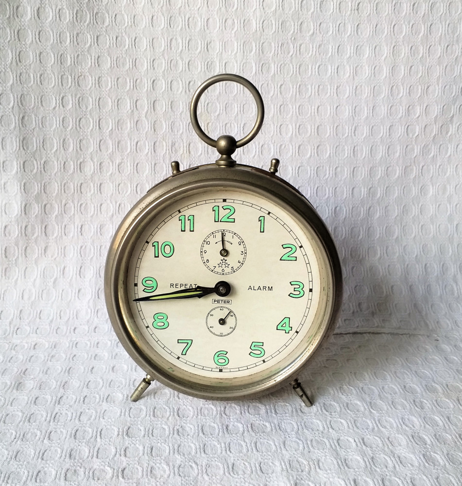 Ceas german de masa vintage, ceas vechi de colectie cu alarma -  nefunctional | arhiva Okazii.ro