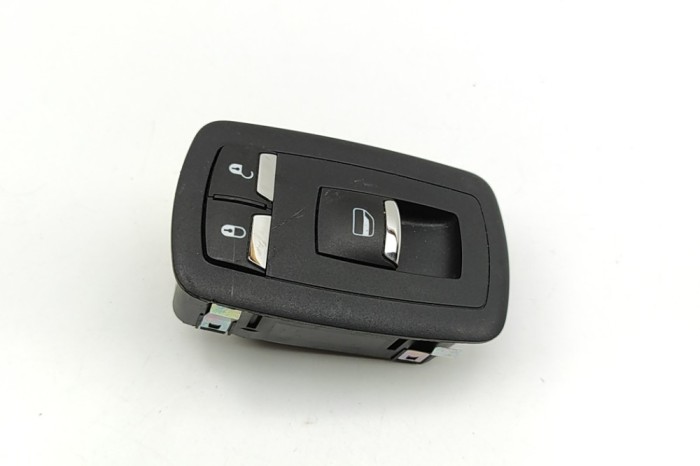 Buton geam ușă st&acirc;nga spate MASERATI LEVANTE SUV M161 2016 OEM: 670025405,5PG15DX9AC,10095653 30752924