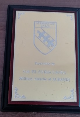 QW7 8 - Placheta - tematica diplomatie militara - atasatul armatei albaniei foto