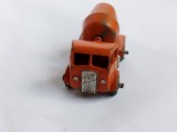 bnk jc Matchbox 26a E.R.F Cement Mixer (mw)