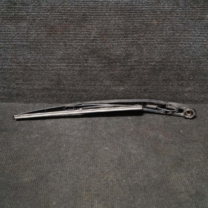 Braț ștergător luneta OPEL CORSA D 2012 OEM: 8001531755701469 2213986