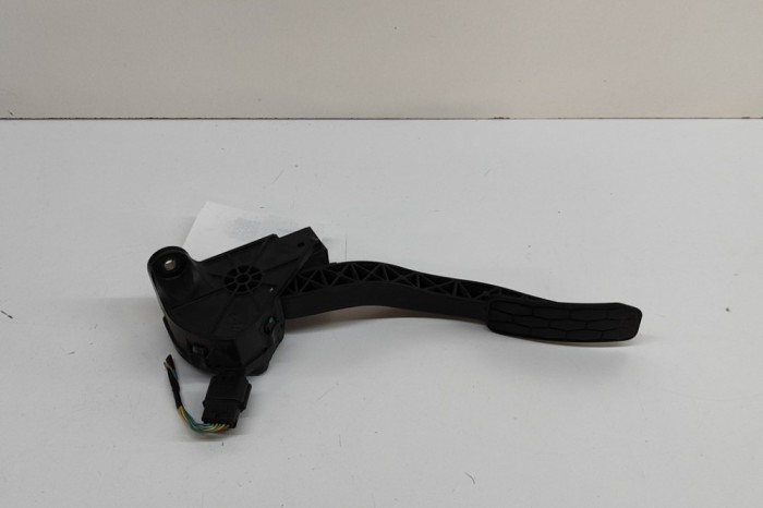 Pedala de accelerație JAGUAR XE X760 2015 OEM: GX73-9N742-AA 29437787