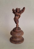 Figurina din lemn sculptat reprezentand un heruvim, L 12.2 cm