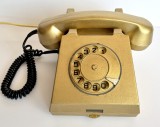 Telefon romanesc auriu cu disc tip RS-72492, model EM-72, cu priza si schema tehnica originala anii 70