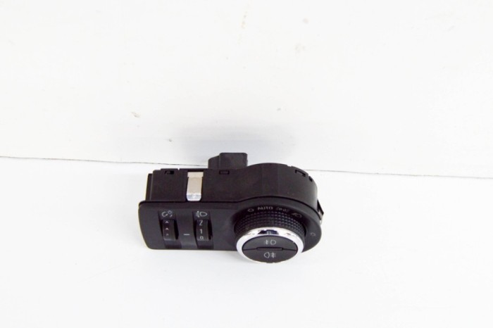 Modul de control comutator faruri OPEL ASTRA J 2012 OEM: 13268694 17749424