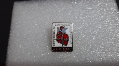 insigna Simpozionul de cartiologie preventiva Arad 1986 foto