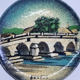 Farfurioara decorativa diin metal, pictata