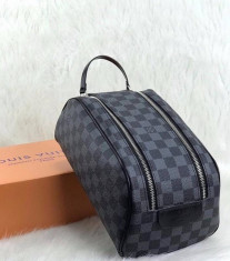 Borseta fotbal-geanta de mana/voiaj/cosmetice Louis Vuitton Damier Graphite 2019 foto