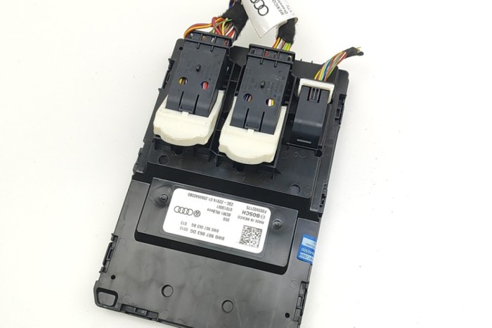 Modul de confort AUDI Q5 FY 2020 OEM: 8W0907063DG,F005V02175 30307500