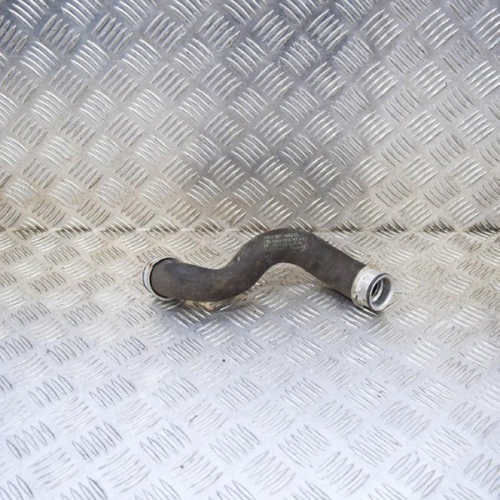 Furtun radiator răcire dreapta MERCEDES-BENZ C W204 2011 OEM: A2045011682 10657261