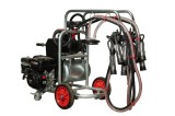 Aparat de muls vaci cu motor termic si electric Melasty, cu 2 posturi si loc pentru un bidon