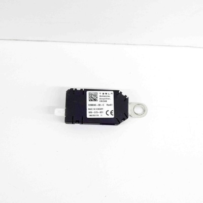 Amplificator de antena TESLA MODEL 3 2019 OEM: 1098046-00-C foto