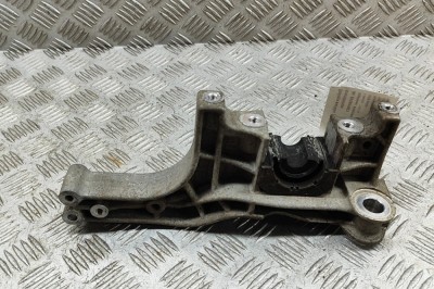 Suport stabilizator dreapta față PORSCHE Taycan 2022 OEM: 9J1413358A 31641821 foto