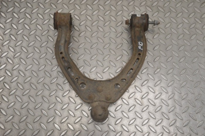 Braț superior dreapta față TESLA MODEL S 2014 OEM: 6008930-00-A 23955964