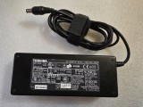 Incarcator laptop Toshiba 15V 5A 75W, PA3215U-1ACA mufa: 6.3mm x 3.0mm, Incarcator standard