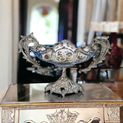 Centru de masa, fructiera, in stil Rococo cu brațe si piedestal argintat, pictata manual, motive florale &amp;ndash; Franta foto