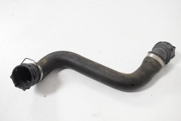 Furtun radiator răcire dreapta BMW 1 Cabrio E88 2009 OEM: 7797258 3185796