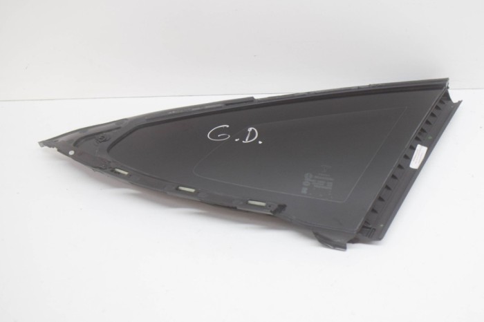 Geam lateral dreapta spate TESLA MODEL S 2018 OEM: A006451,DOT-376,AS2,43R-008010 12610479