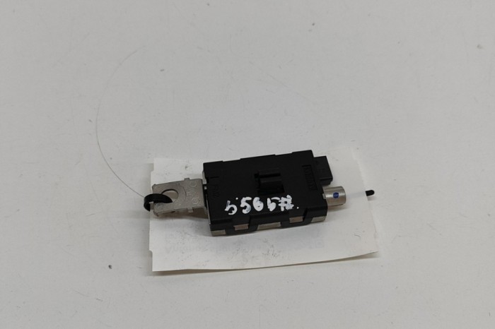 Amplificator de antena PEUGEOT 208 II UB_, UP_, UW_, UJ_ 2024 OEM: 9833140080 | 31799365