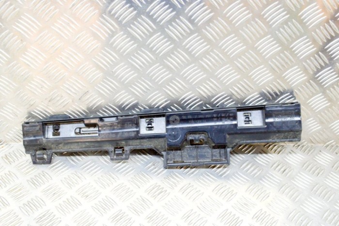 Suport prag lateral BMW 4 Coupe F32, F82 2016 OEM: 7285791 13318671
