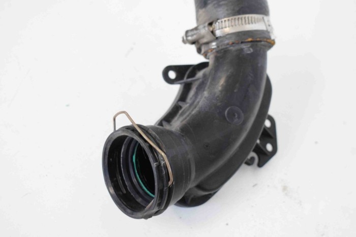 Furtun intercooler dreapta LAND ROVER RANGE ROVER EVOQUE L538 2017 OEM: GJ32-6C782-A