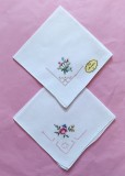 Lot de 2 batiste Vintage cu broderie manuala cu flori