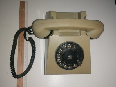 TELEFON VECHI CU DISC foto