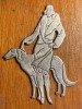 ART DECO ,,DOAMNA CU OGARUL&quot;/60 x 40 mm./5,6g / PIESA VECHE DECORATIVA STIL...