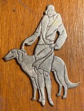 ART DECO ,,DOAMNA CU OGARUL&quot;/60 x 40 mm./5,6g / PIESA VECHE DECORATIVA STIL...