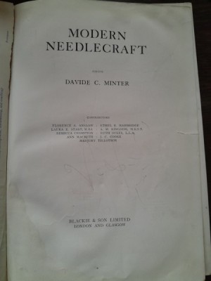 MODERN NEEDLECRAFT - DAVIDE C. MINTER (CARTE DE CROITORIE) foto