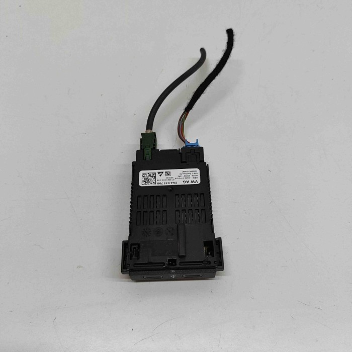 USB VW T-ROC A11 2023 OEM: 2G6035700 | 31254971