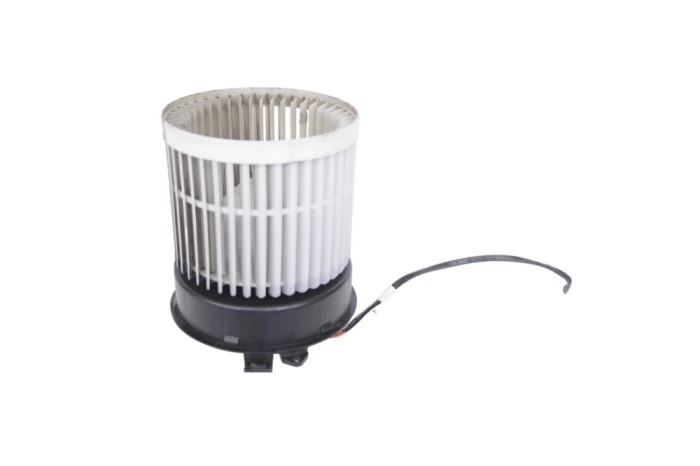 Ventilator aeroterma SSANGYONG TIVOLI 2016 OEM: 4051-077 22085652