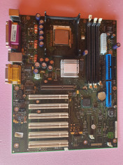 placa de baza PC cu SDRAM si procesor INTEL - pentru piese - foto