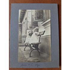 Fotografie tip CDV, doua fetite, 1905