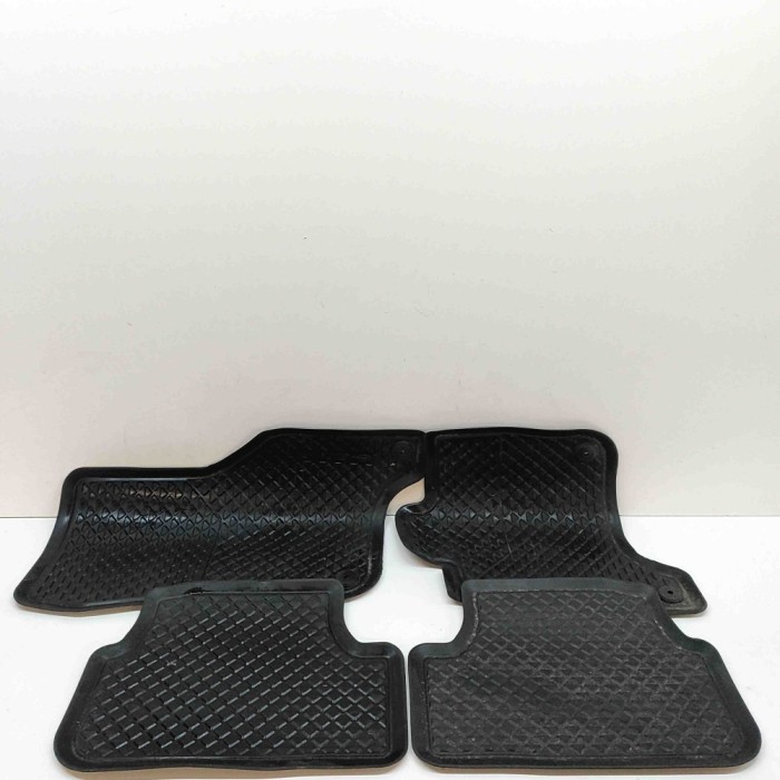 Set covorașe VW GOLF VII 5G1, BQ1, BE1, BE2 2017 OEM: 5GE061500B,5GE061500C