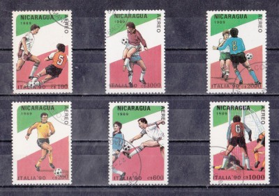 A12 S3 10 - Timbre foarte vechi - Nicaragua - CM Fotbal Italia 2000 foto