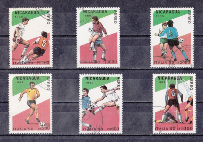 A12 S3 10 - Timbre foarte vechi - Nicaragua - CM Fotbal Italia 2000