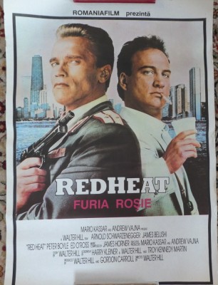 2 afise de film: Necrutatorul, Clint Eastwood, Furia rosie, Schwarzenegger foto